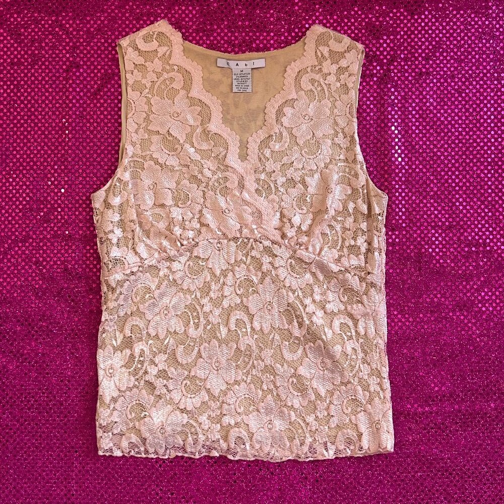 2000s CAbi cream floral lace crossover v-neck sleeveless blouse